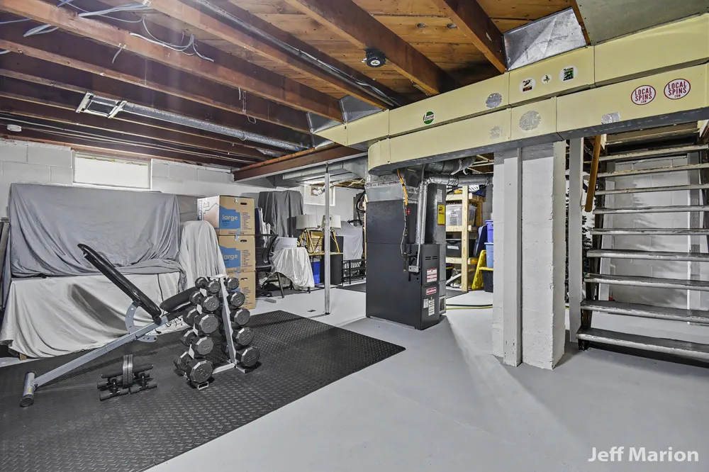 2540 Day Avenue NW Grand Rapids, MI 49544