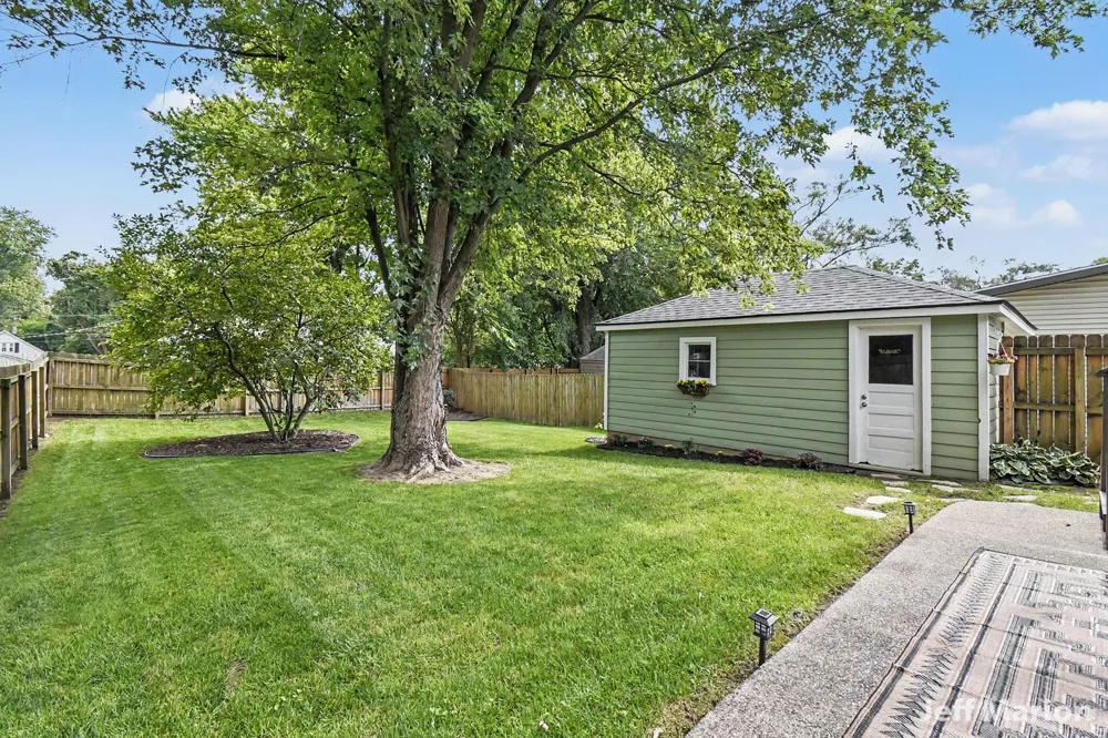 2540 Day Avenue NW Grand Rapids, MI 49544