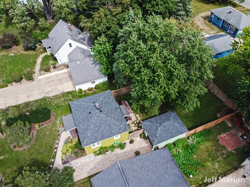 2540 Day Avenue NW Grand Rapids, MI 49544