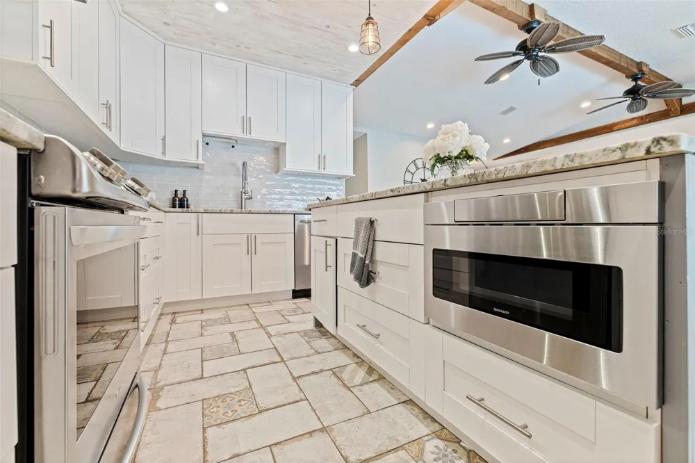 7151 121ST AVENUE Largo, FL 33773