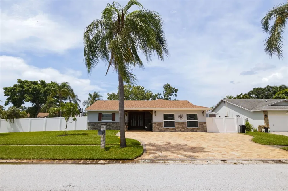 7151 121ST AVENUE Largo, FL 33773