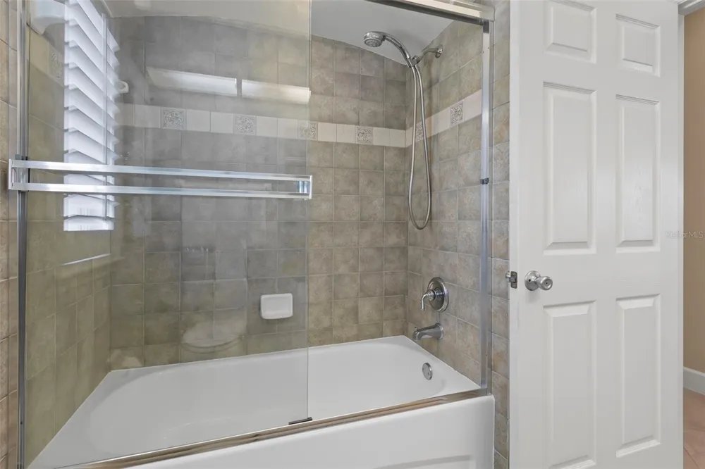 10205 FALCON TERRACE Seminole, FL 33778