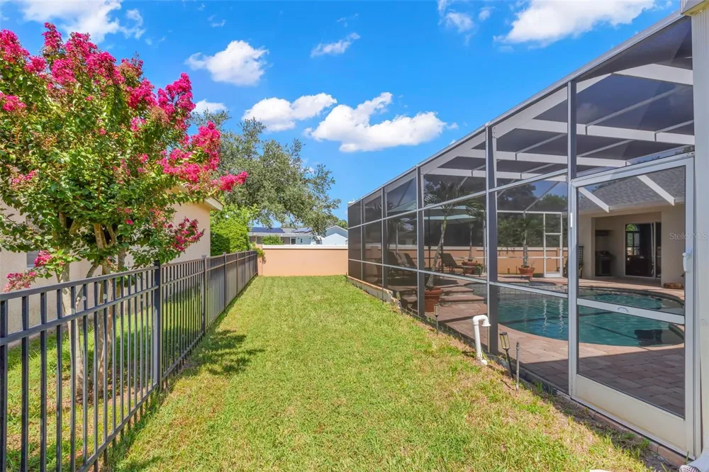 10205 FALCON TERRACE Seminole, FL 33778