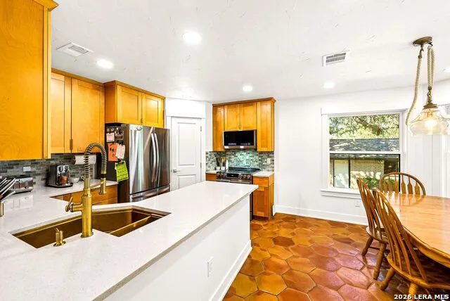 8621 INDIAN HILLS LN Boerne, TX 78006