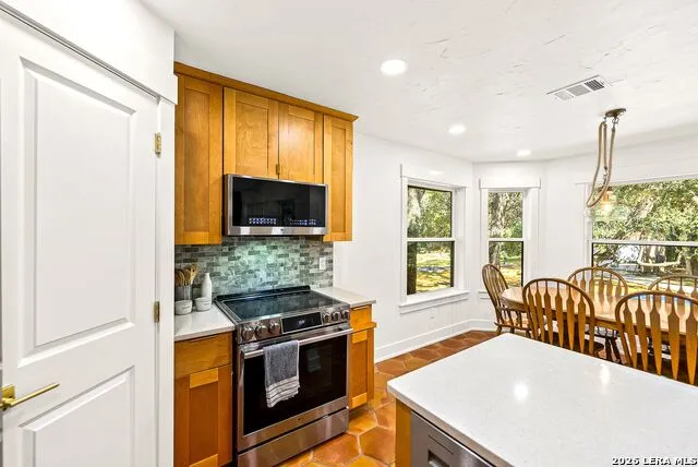 8621 INDIAN HILLS LN Boerne, TX 78006