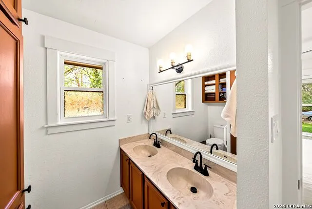 8621 INDIAN HILLS LN Boerne, TX 78006