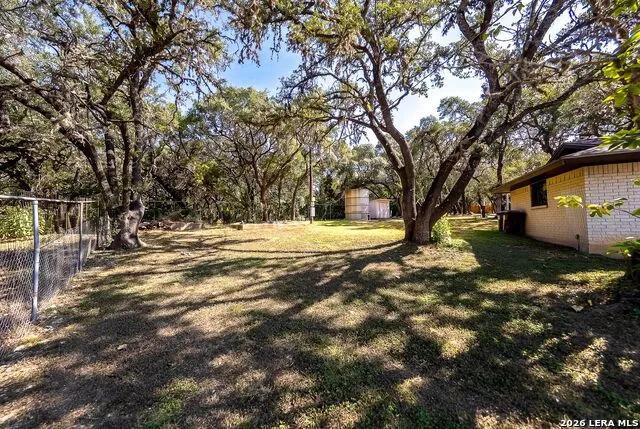 8621 INDIAN HILLS LN Boerne, TX 78006