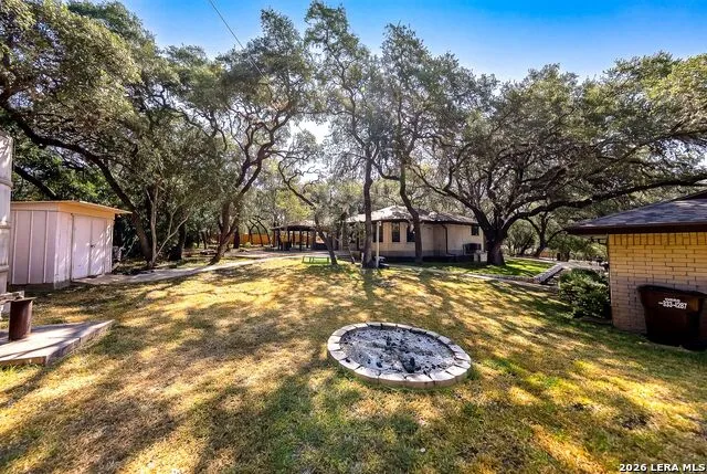 8621 INDIAN HILLS LN Boerne, TX 78006
