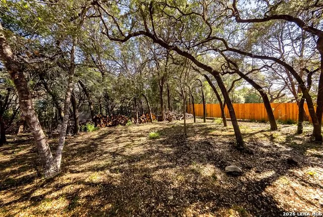 8621 INDIAN HILLS LN Boerne, TX 78006