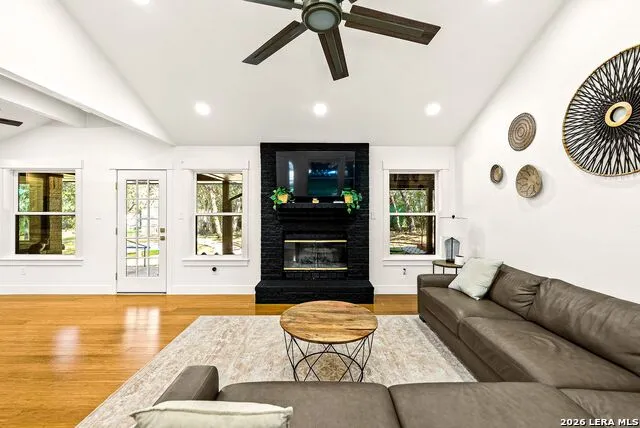 8621 INDIAN HILLS LN Boerne, TX 78006