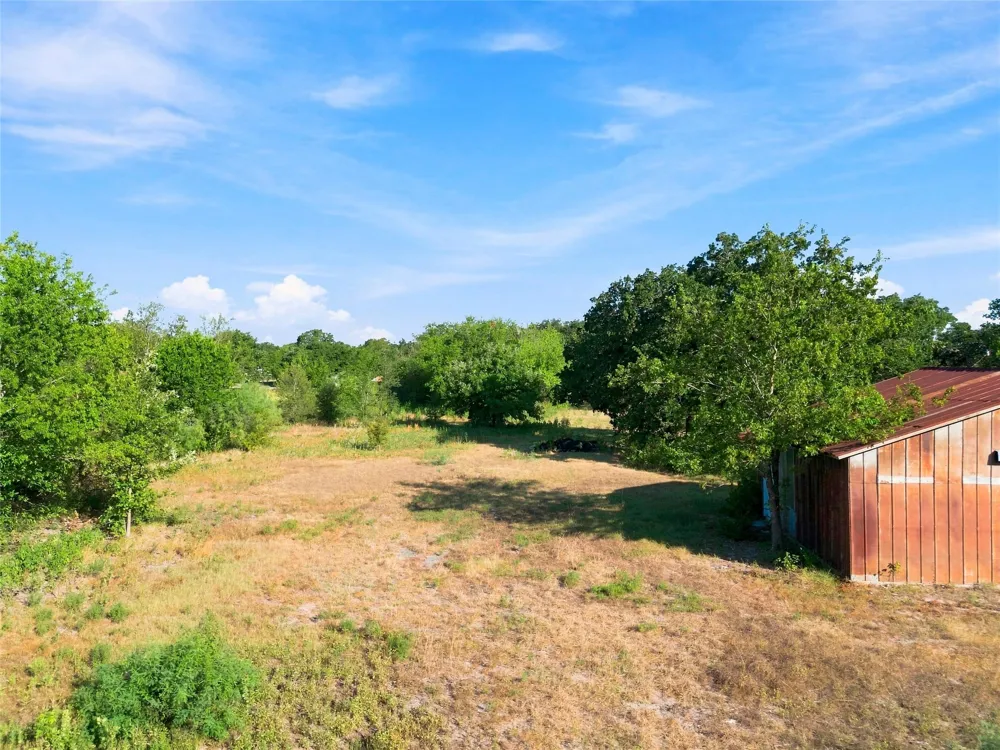 1056 E Central Golinda, TX 76655
