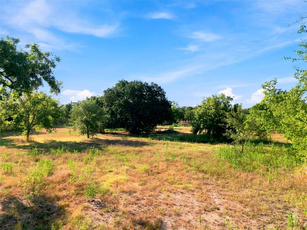 1056 E Central Golinda, TX 76655