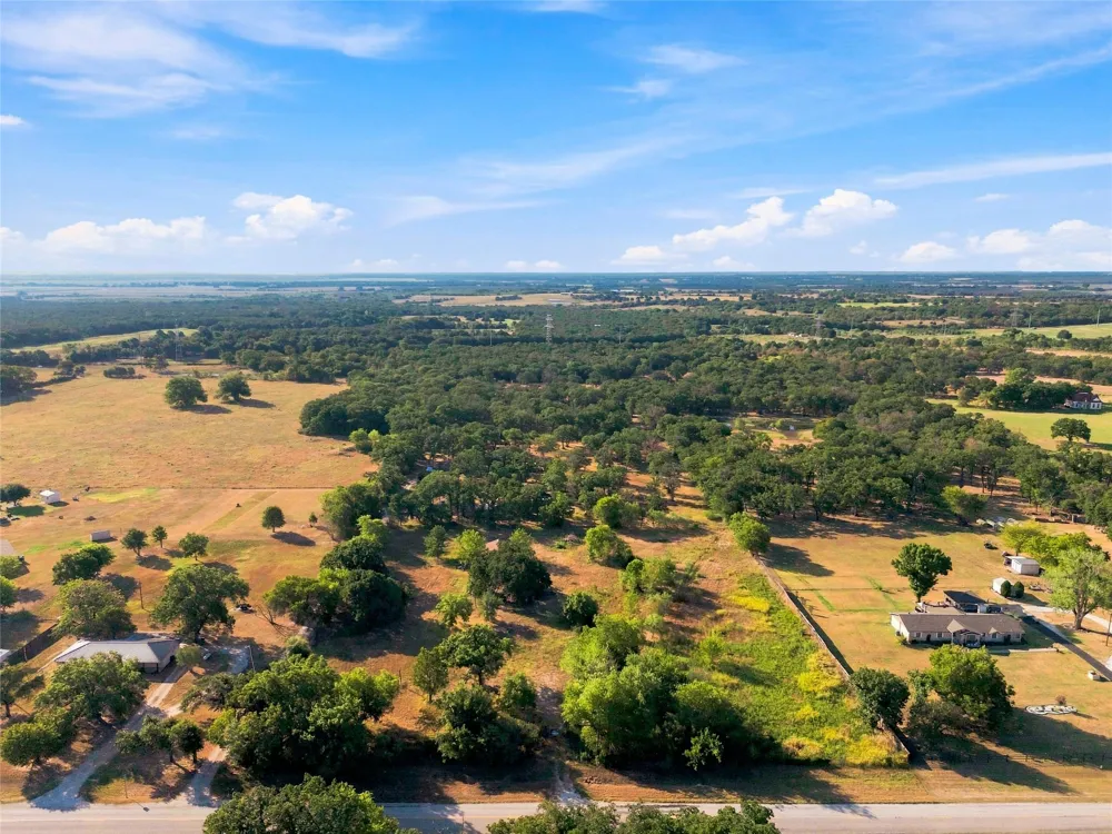 1056 E Central Golinda, TX 76655