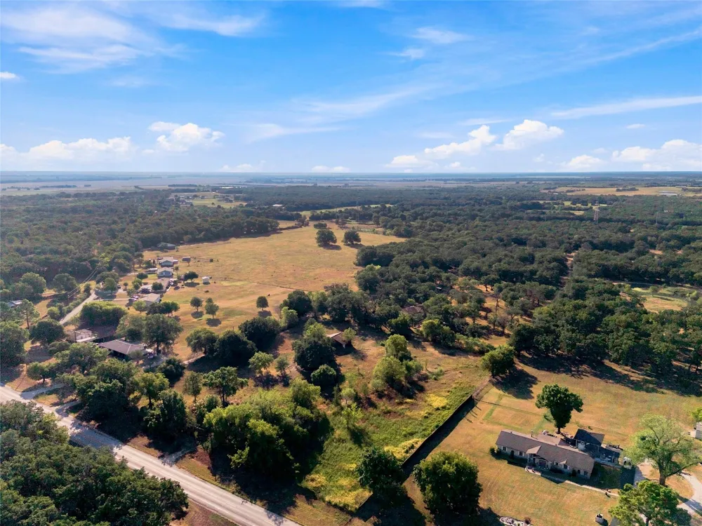 1056 E Central Golinda, TX 76655