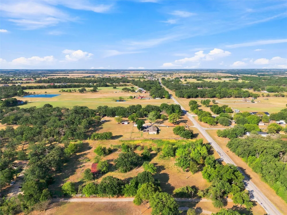 1056 E Central Golinda, TX 76655