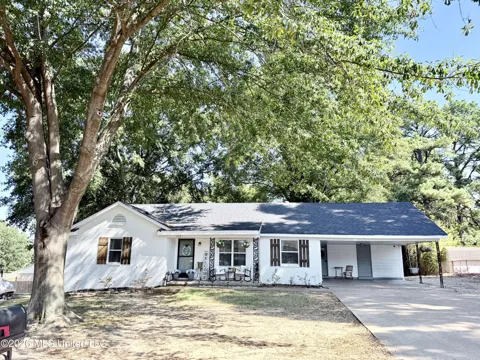262 Sweetbriar Avenue