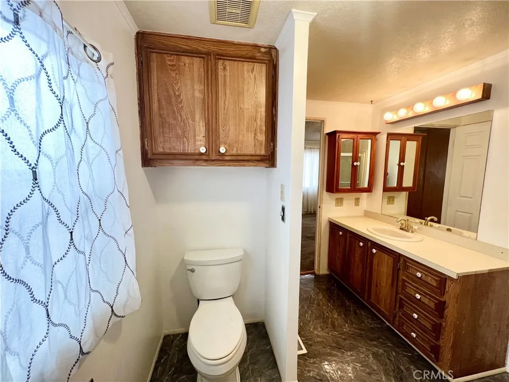 928 Elm Frazier Park, CA 93225