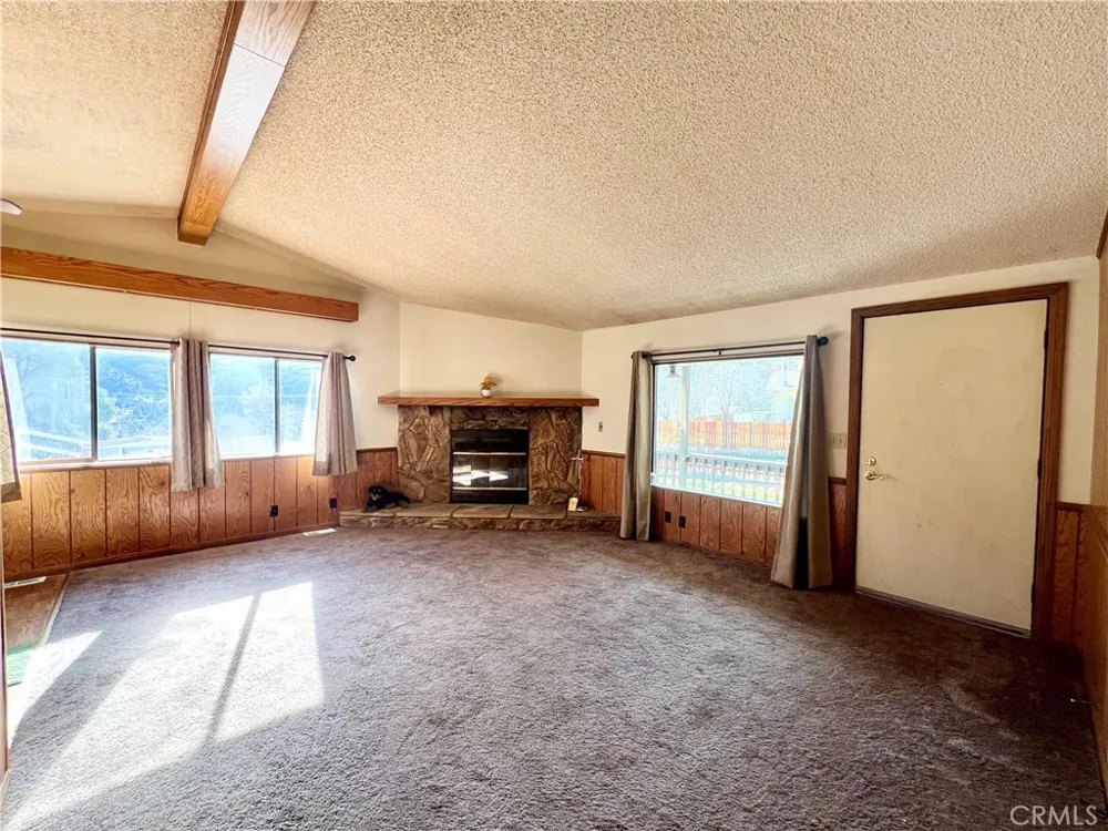 928 Elm Frazier Park, CA 93225
