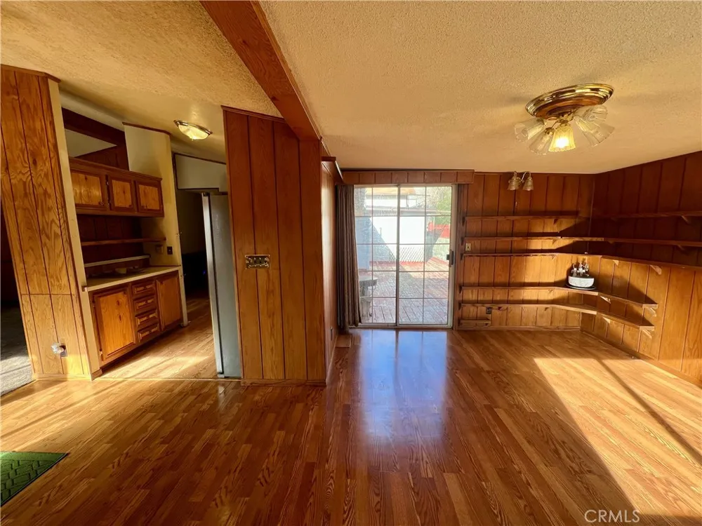 928 Elm Frazier Park, CA 93225