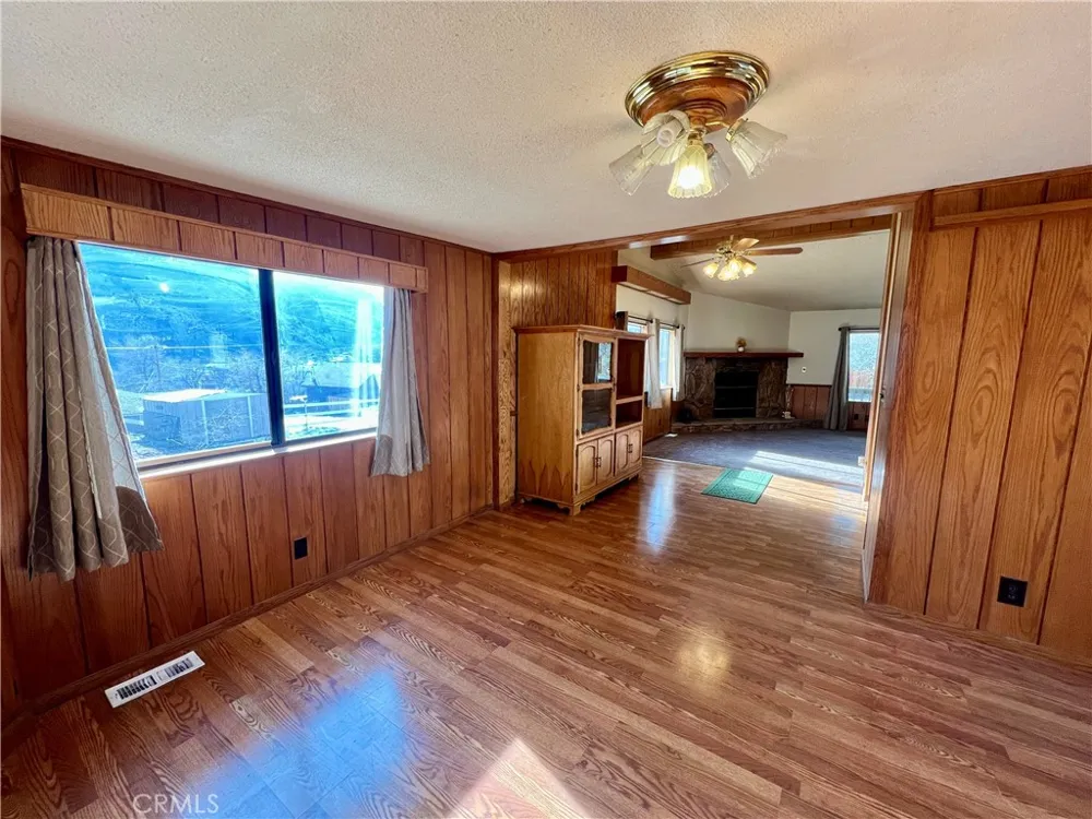 928 Elm Frazier Park, CA 93225
