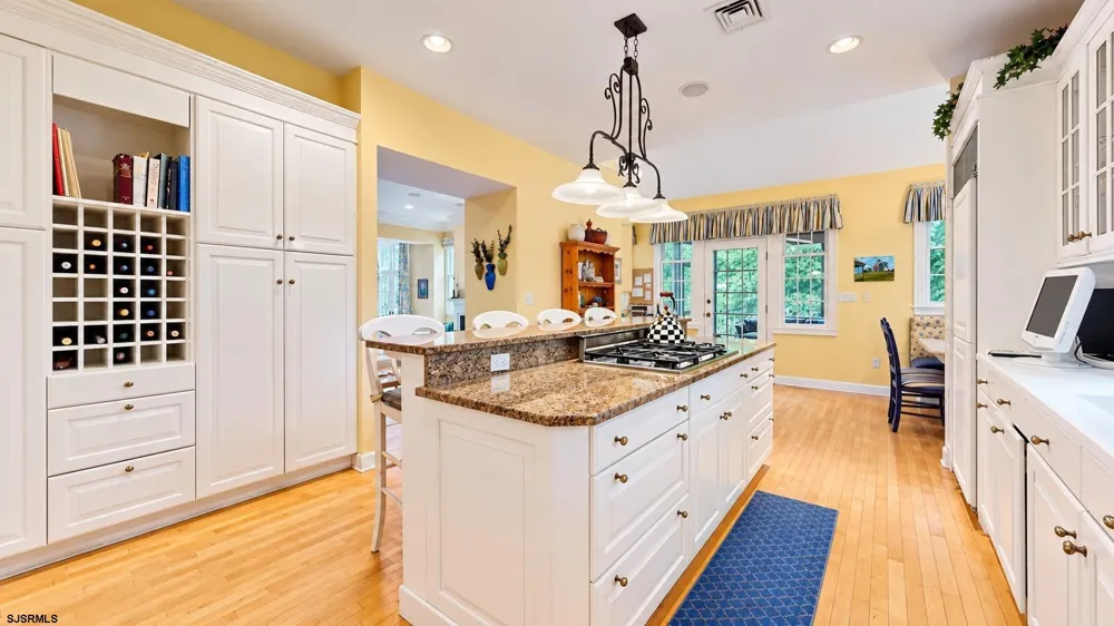 1262 Franklin Blvd Linwood, NJ 08221