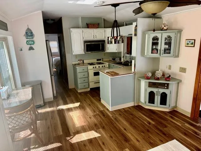 32 Wildwood Avenue Dennisville, NJ 08270