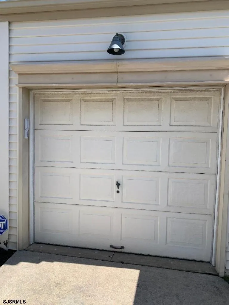 27 N Frontenac Ave Margate, NJ 08402
