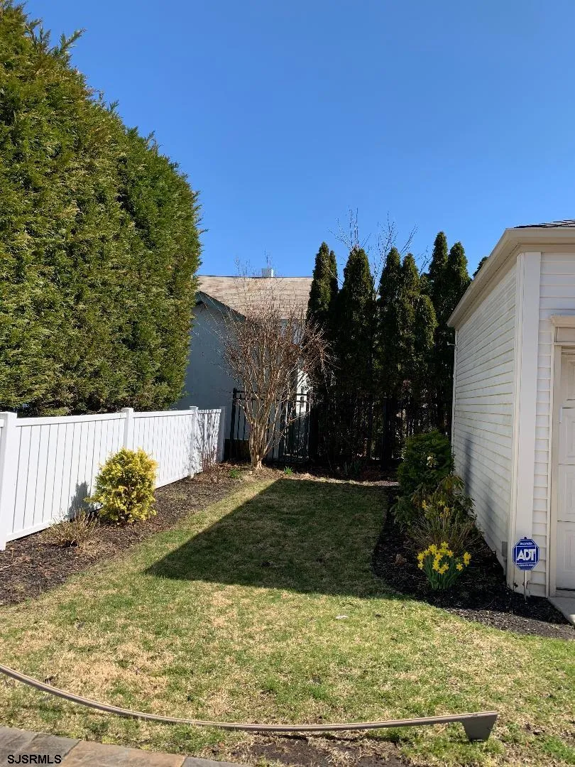 27 N Frontenac Ave Margate, NJ 08402