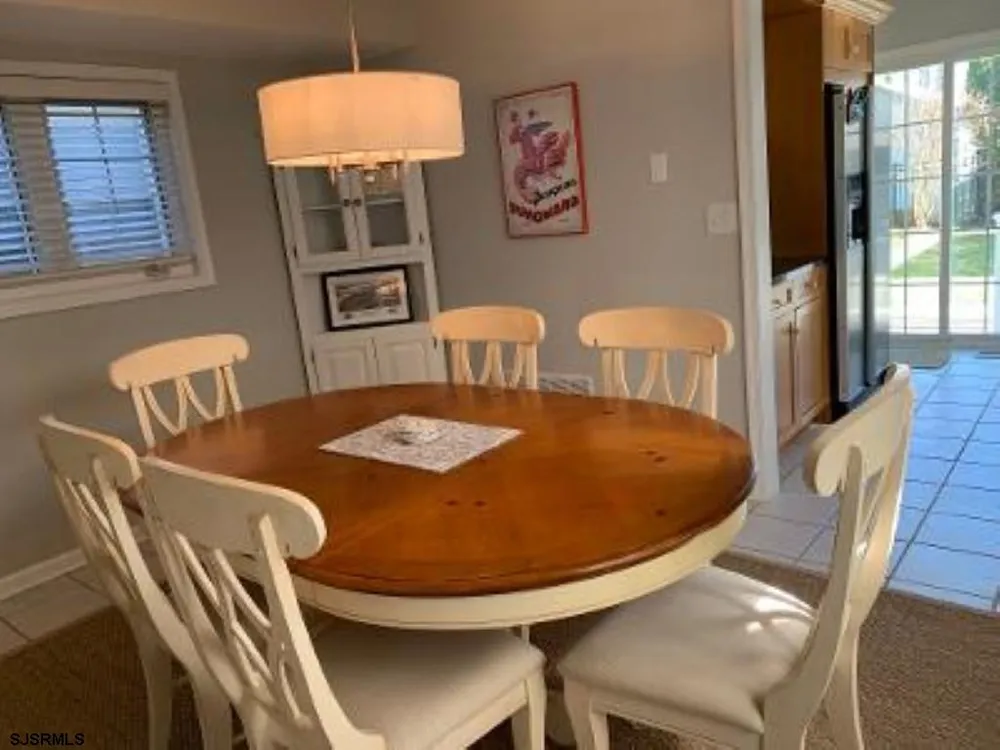 27 N Frontenac Ave Margate, NJ 08402