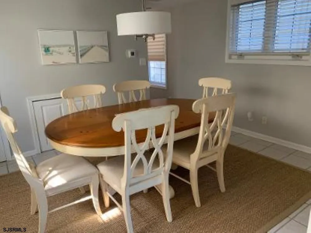 27 N Frontenac Ave Margate, NJ 08402