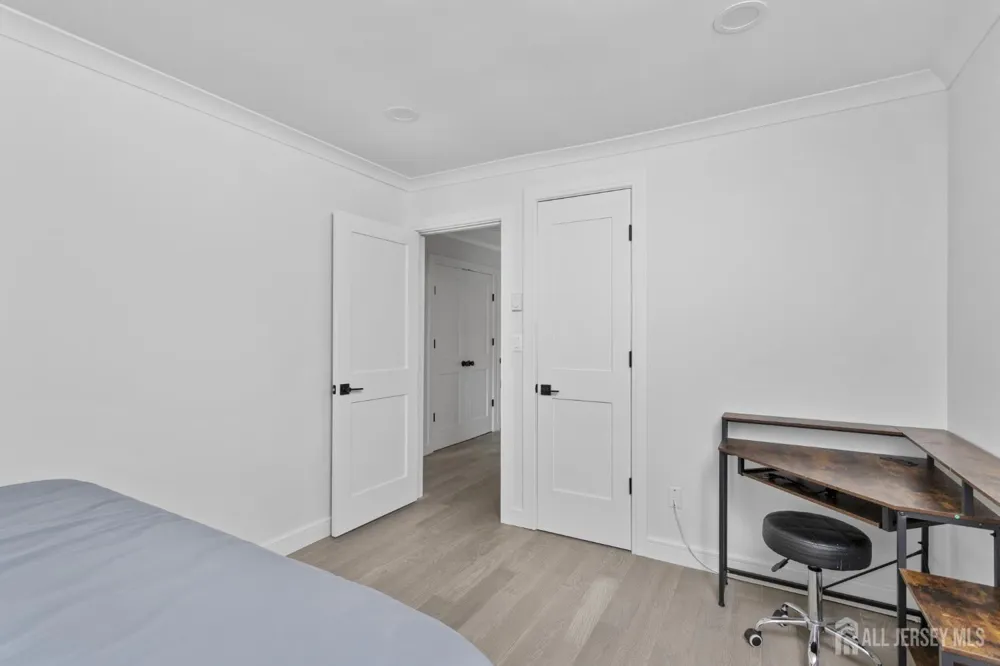 274 Convent Road #B Monroe, NJ 08831