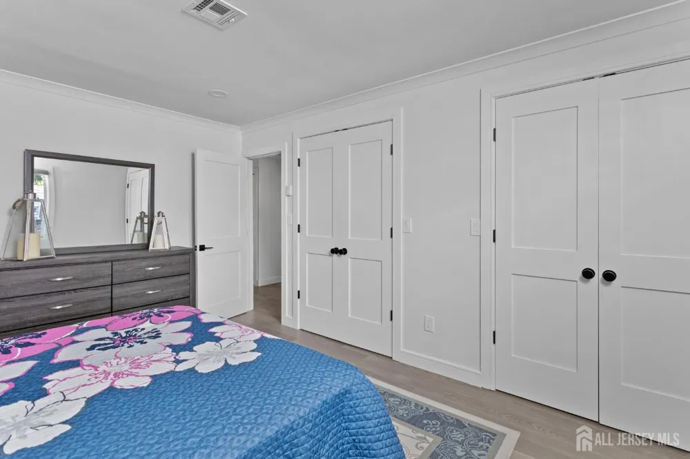 274 Convent Road #B Monroe, NJ 08831