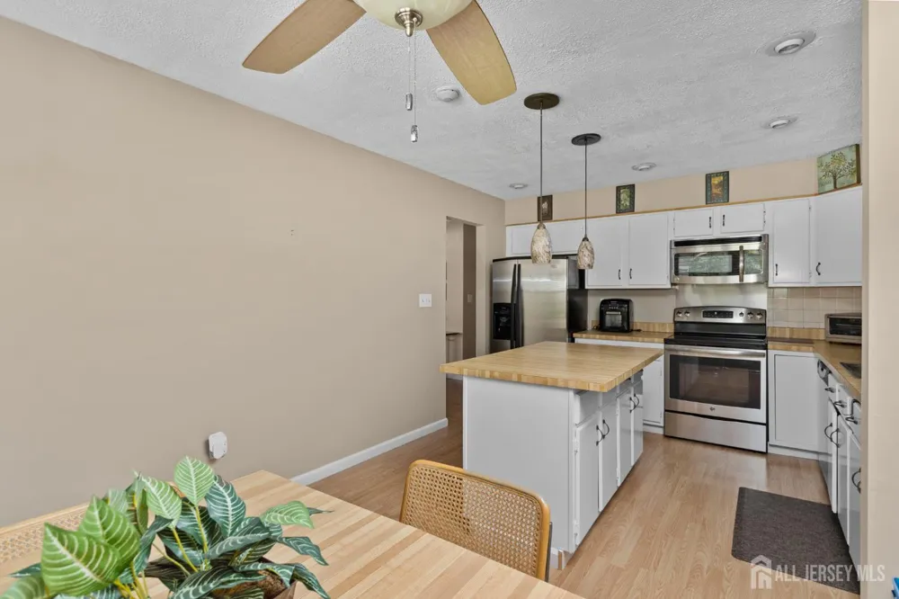 5 Thomas Paine Drive Monroe, NJ 08831