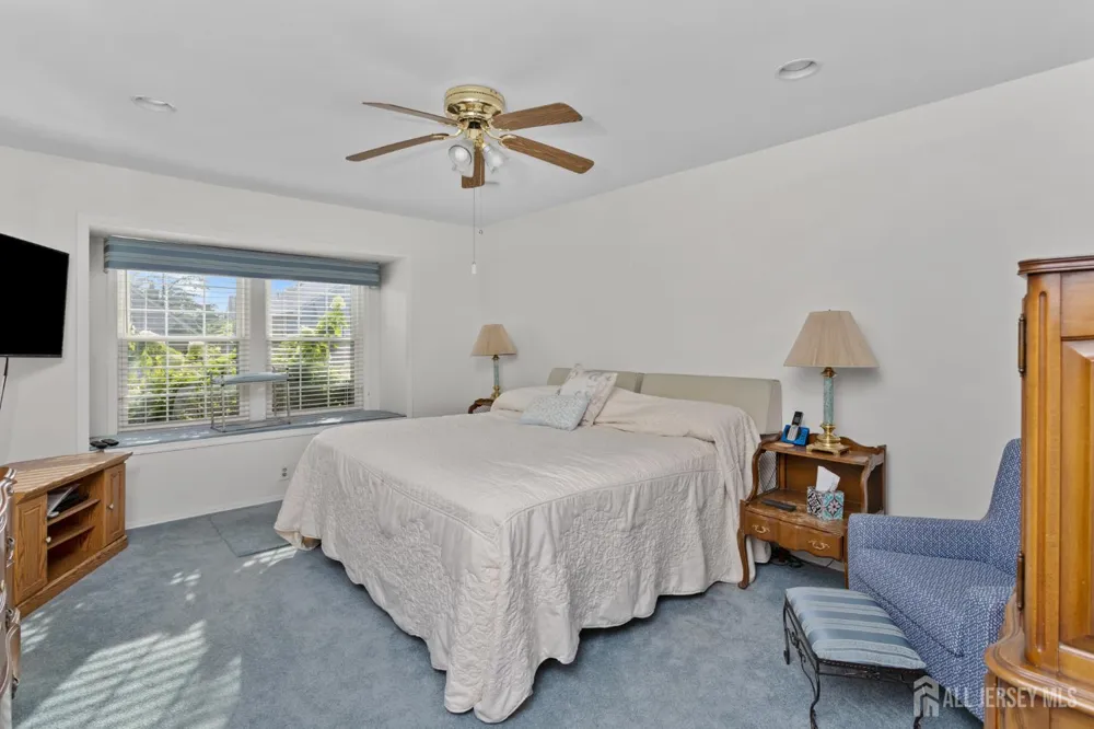 5 Thomas Paine Drive Monroe, NJ 08831