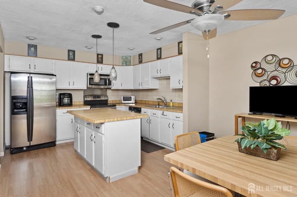 5 Thomas Paine Drive Monroe, NJ 08831