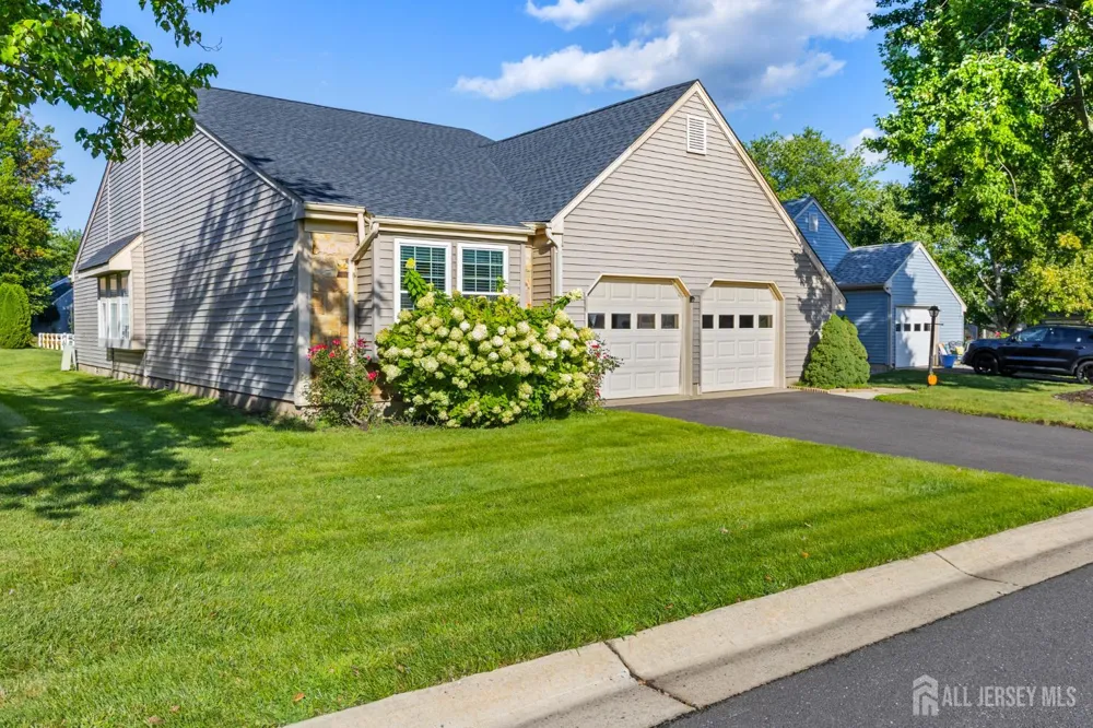 5 Thomas Paine Drive Monroe, NJ 08831
