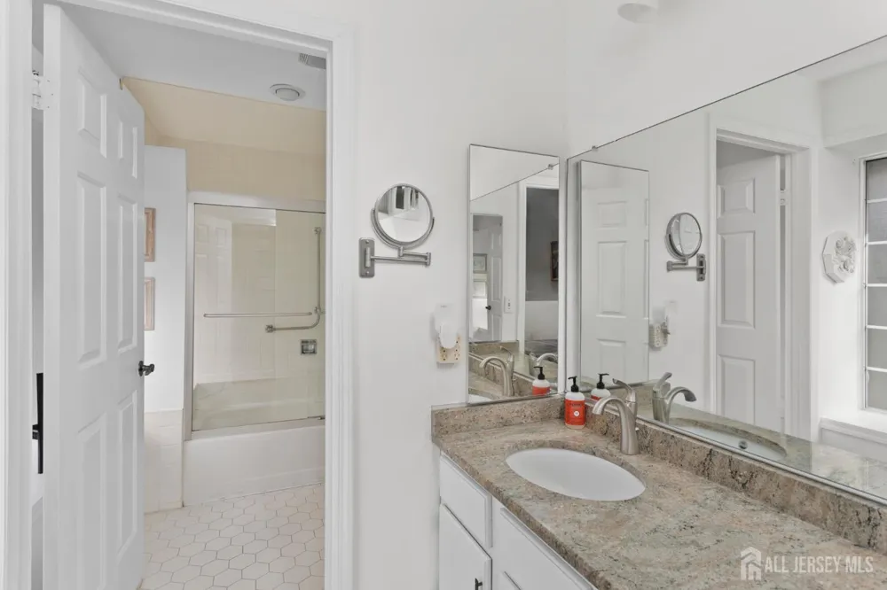 5 Thomas Paine Drive Monroe, NJ 08831