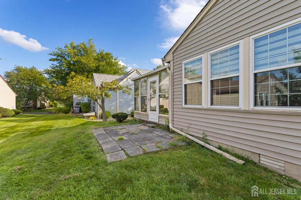 5 Thomas Paine Drive Monroe, NJ 08831