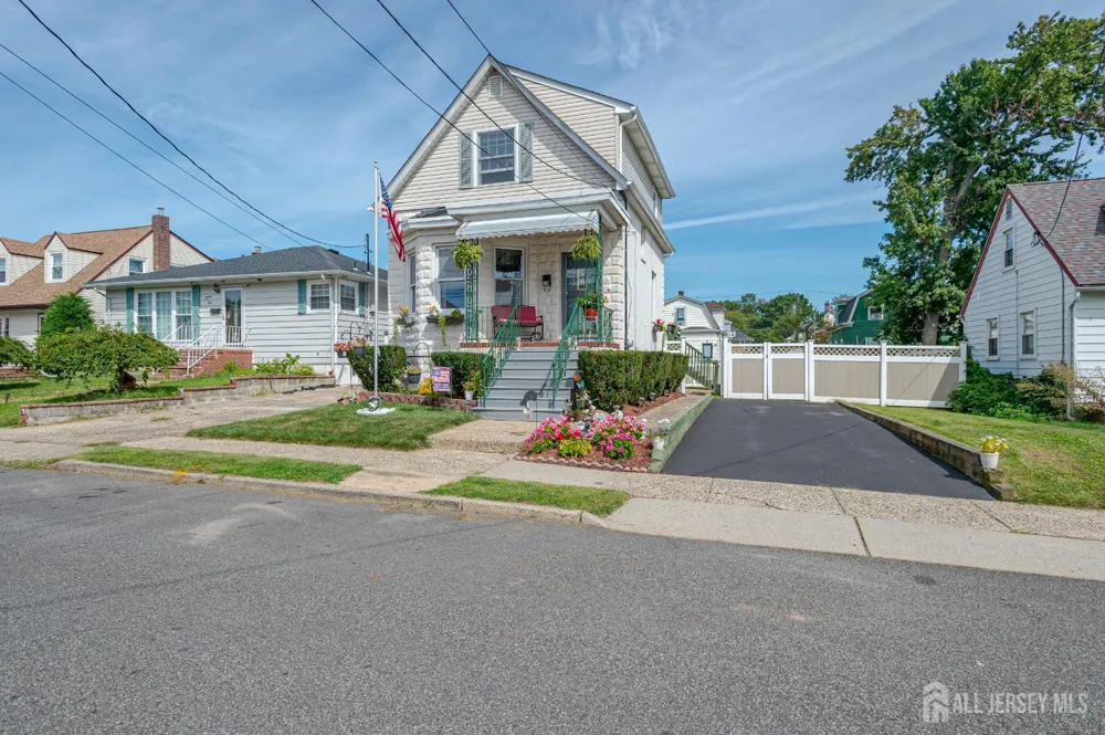 20 S 1st Street S Fords, NJ 08863