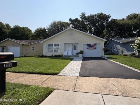 134 Everest Drive S