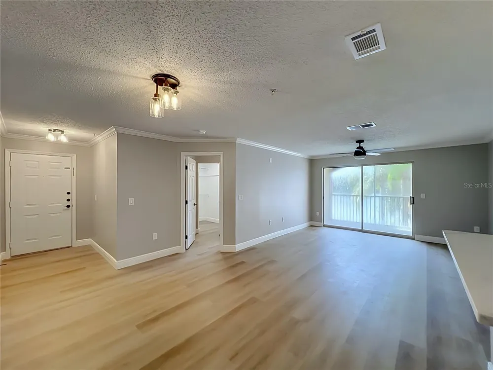 1939 SUMMER CLUB DRIVE #215 Oviedo, FL 32765