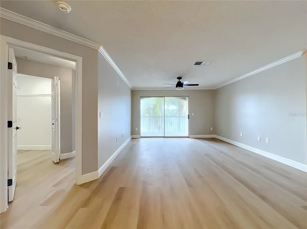 1939 SUMMER CLUB DRIVE #215 Oviedo, FL 32765