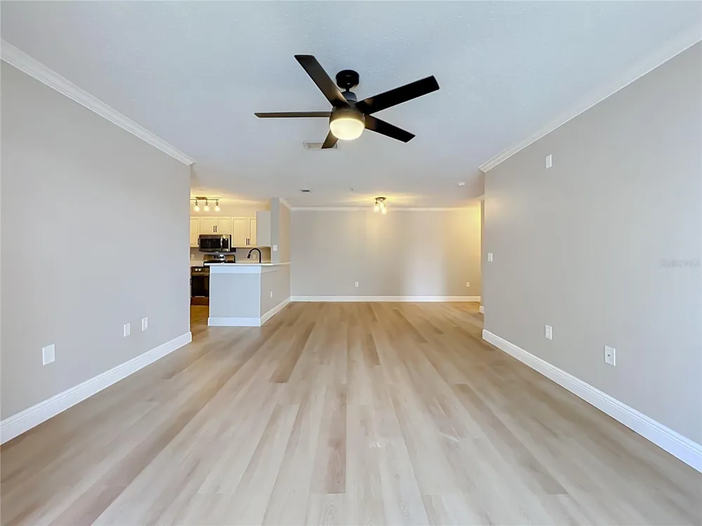 1939 SUMMER CLUB DRIVE #215 Oviedo, FL 32765