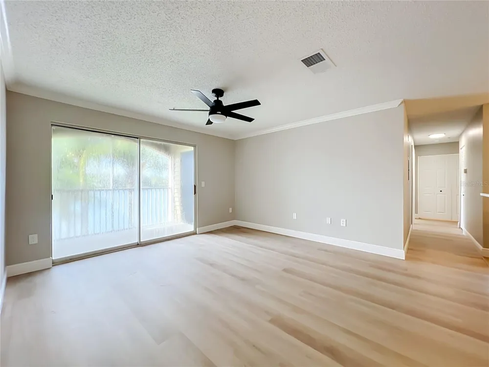 1939 SUMMER CLUB DRIVE #215 Oviedo, FL 32765