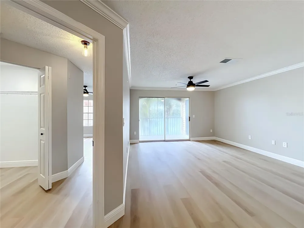 1939 SUMMER CLUB DRIVE #215 Oviedo, FL 32765