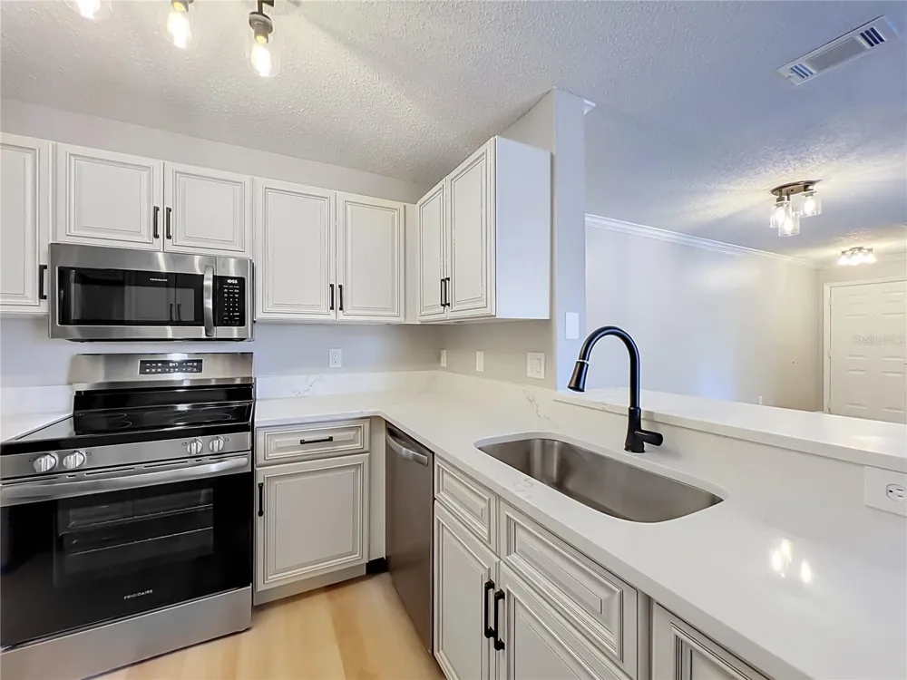 1939 SUMMER CLUB DRIVE #215 Oviedo, FL 32765