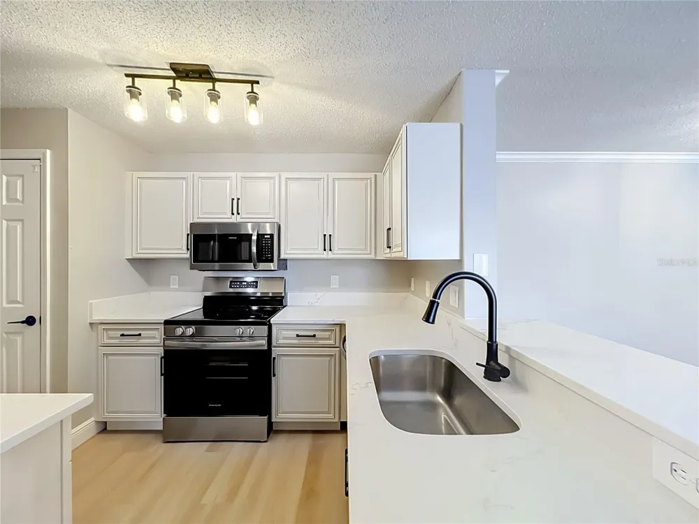 1939 SUMMER CLUB DRIVE #215 Oviedo, FL 32765