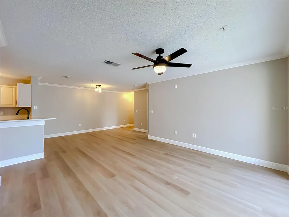 1939 SUMMER CLUB DRIVE #215 Oviedo, FL 32765