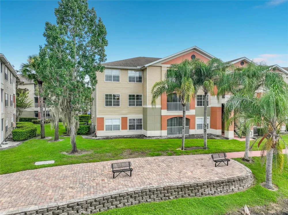 1939 SUMMER CLUB DRIVE #215 Oviedo, FL 32765