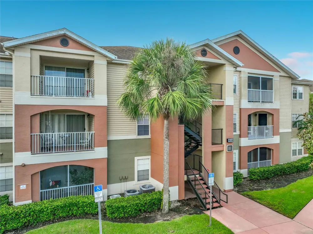 1939 SUMMER CLUB DRIVE #215 Oviedo, FL 32765